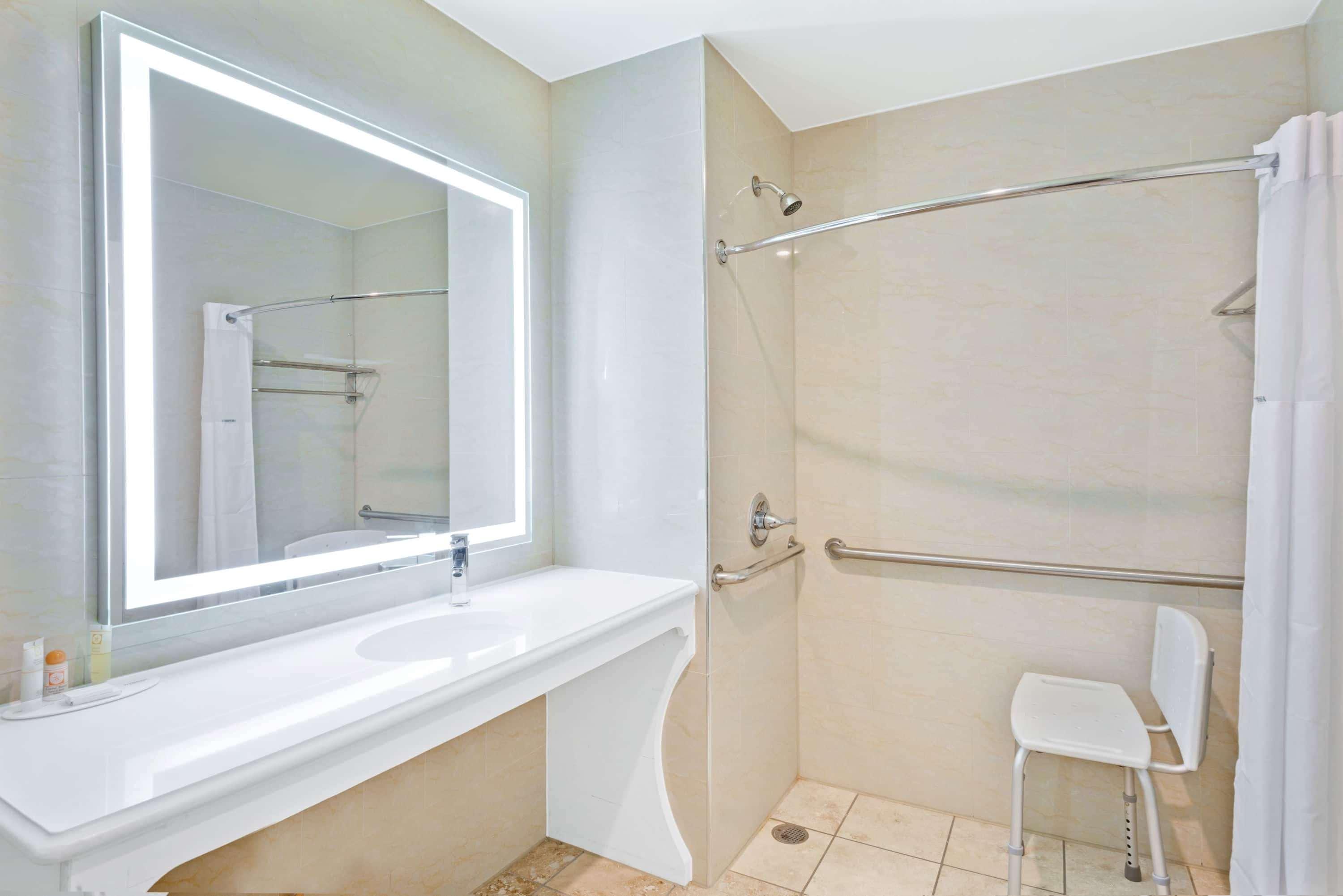 Howard Johnson By Wyndham Long Island City New York Bagian luar foto