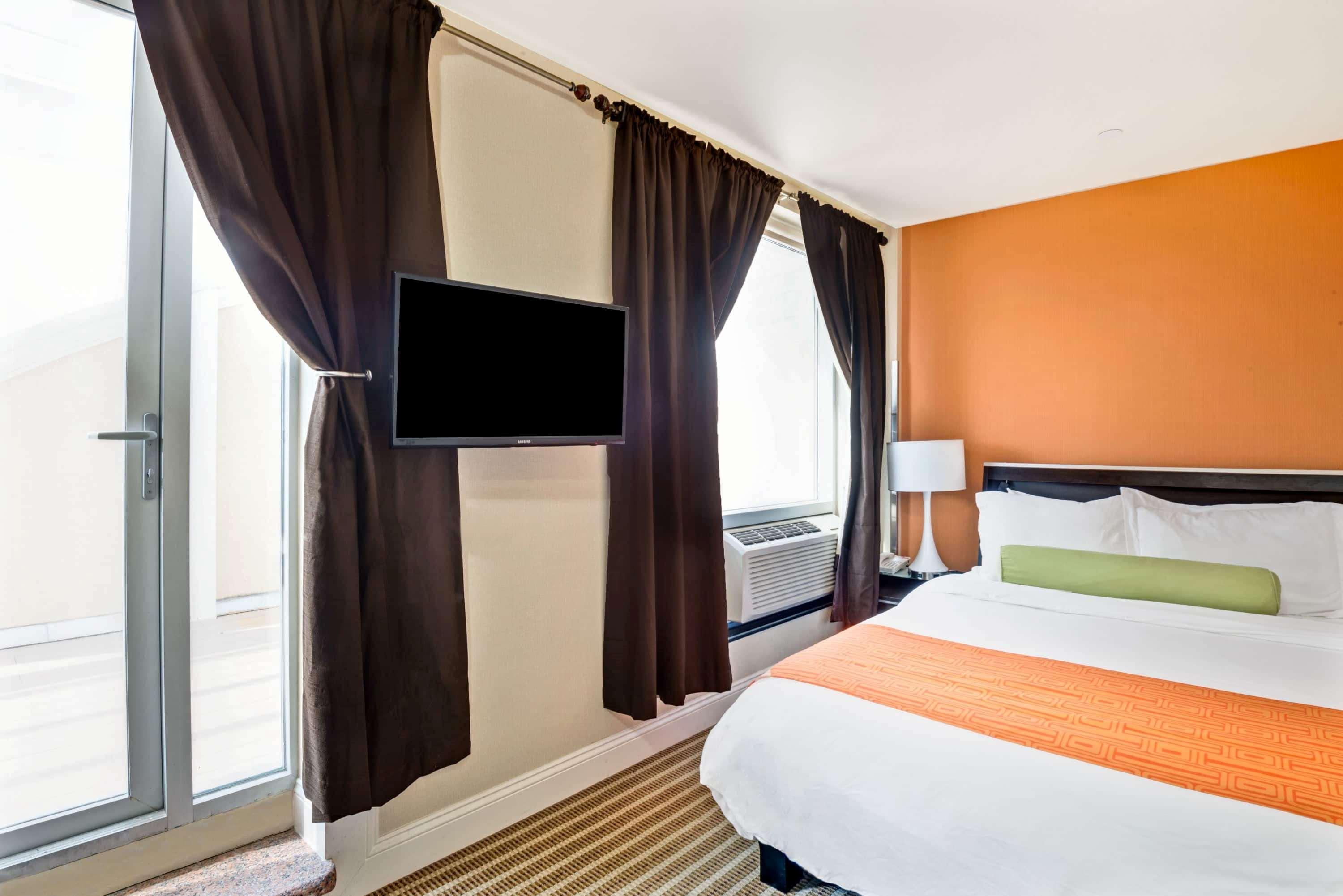 Howard Johnson By Wyndham Long Island City New York Bagian luar foto