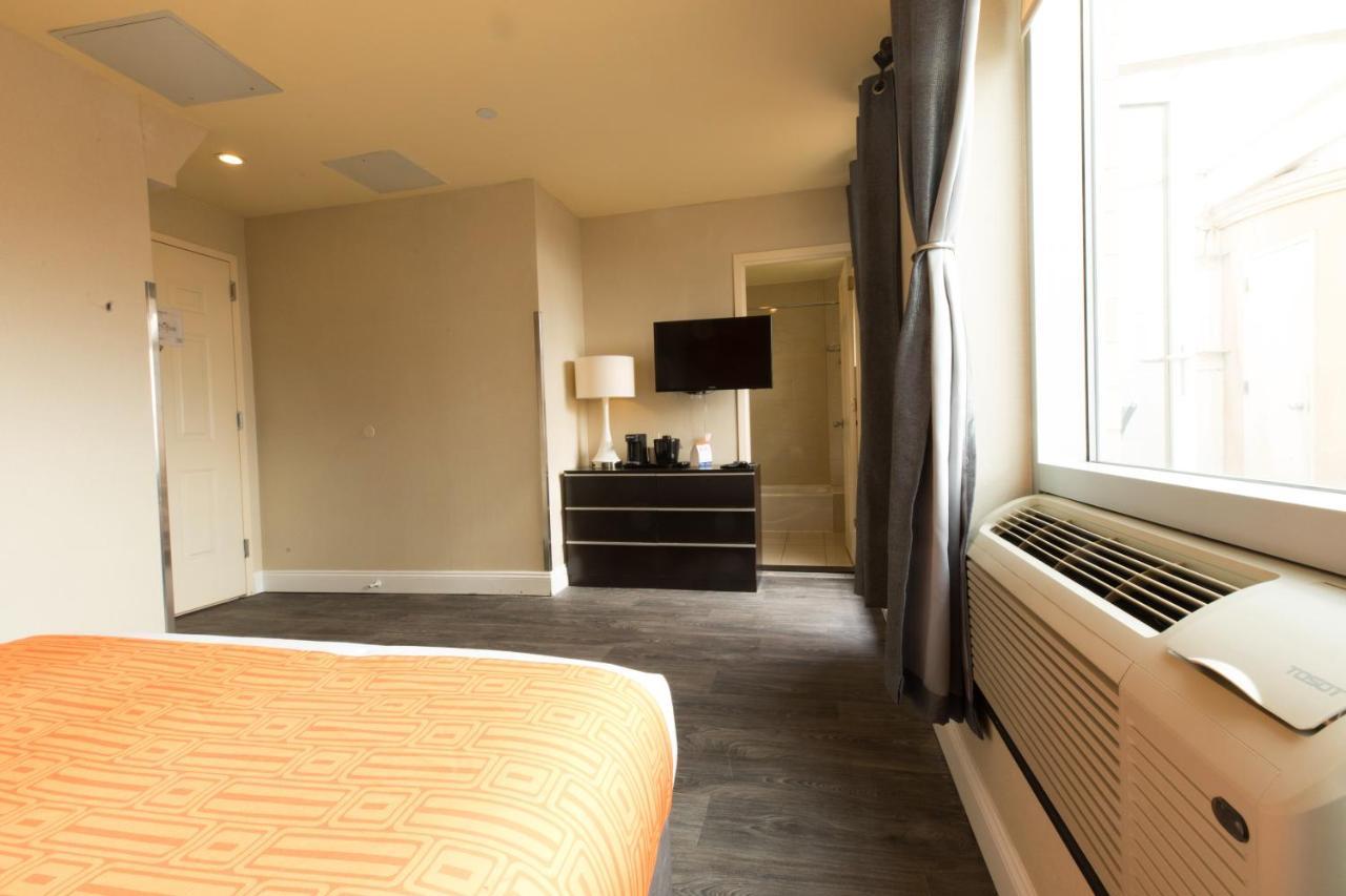 Howard Johnson By Wyndham Long Island City New York Bagian luar foto